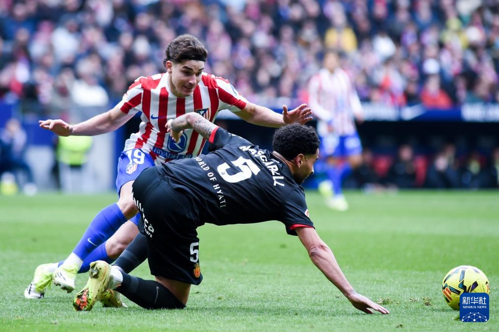 月最佳教练魔咒上演 曼联主帅阿莫林离任